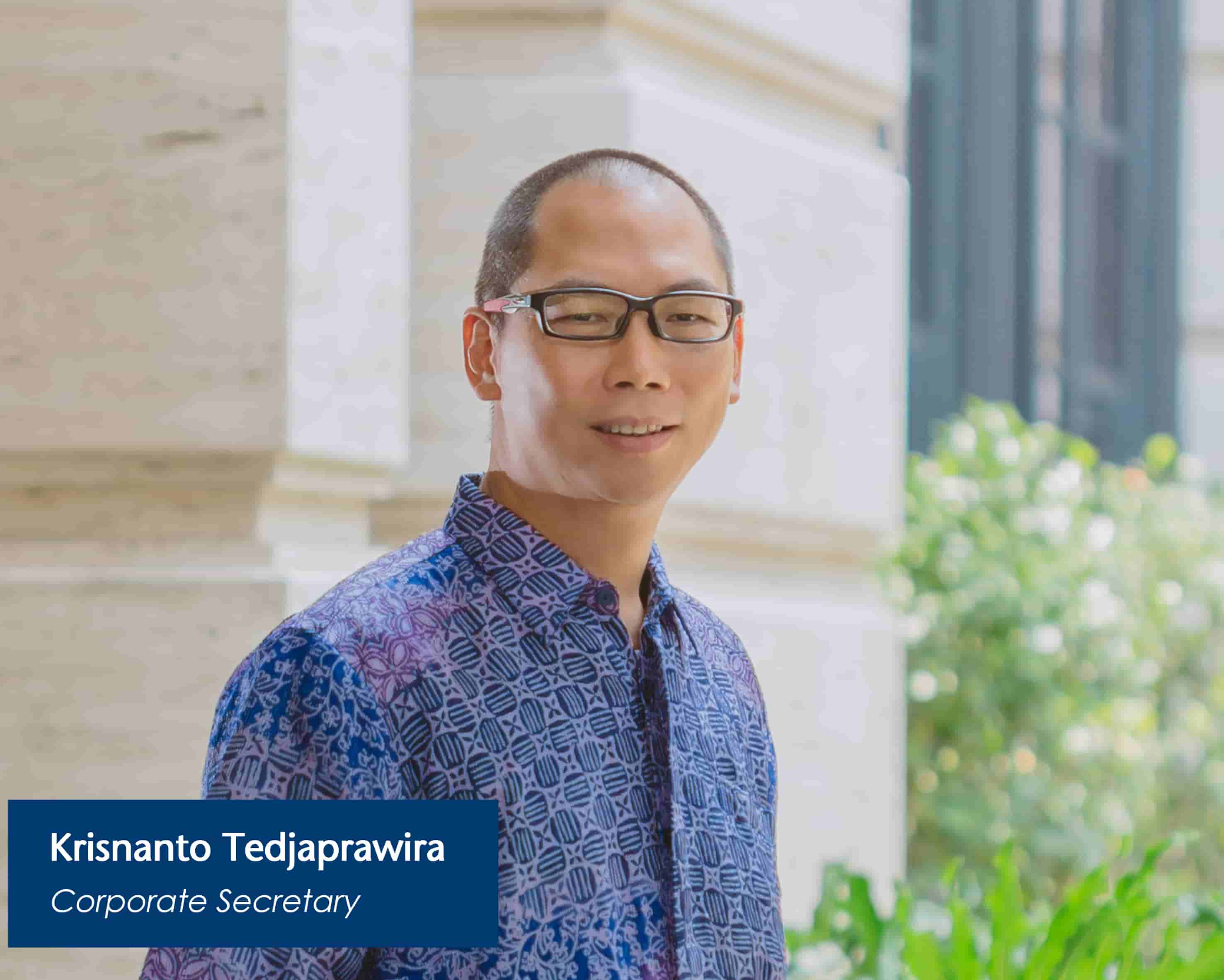 SEKRETARIS PERUSAHAAN